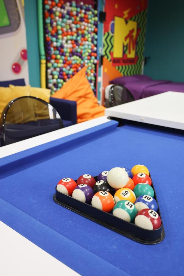 Capsule 90'S - Balneo - Sauna - Flipper - Billard - Netflix - Nintendo Switch & Jeux - Mons Exteriér fotografie